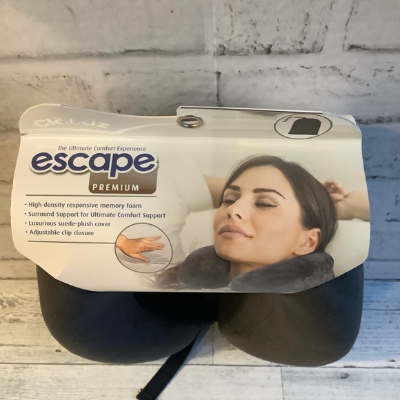 CLOUDZ Escape Premium Memory-Foam Travel Pillow - Picture 4 of 6